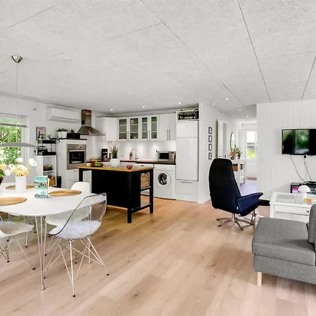 Maik - 1-5km From The Sea By Interhome Vakantiehuis *